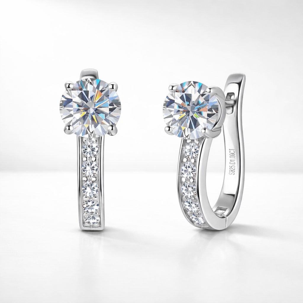 Louise | Boucles d'oreilles Huggie en Moissanite Kanal