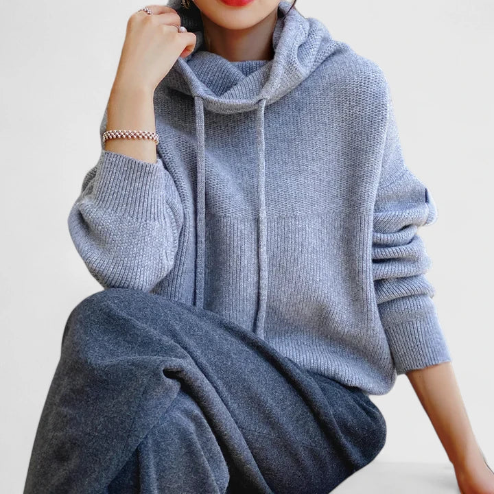 Marie | Pull Douillet avec Col Haut et Capuche